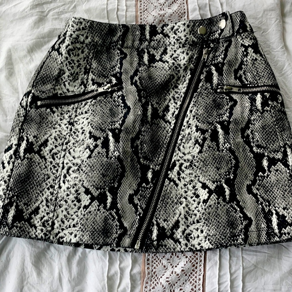 Short skirt
